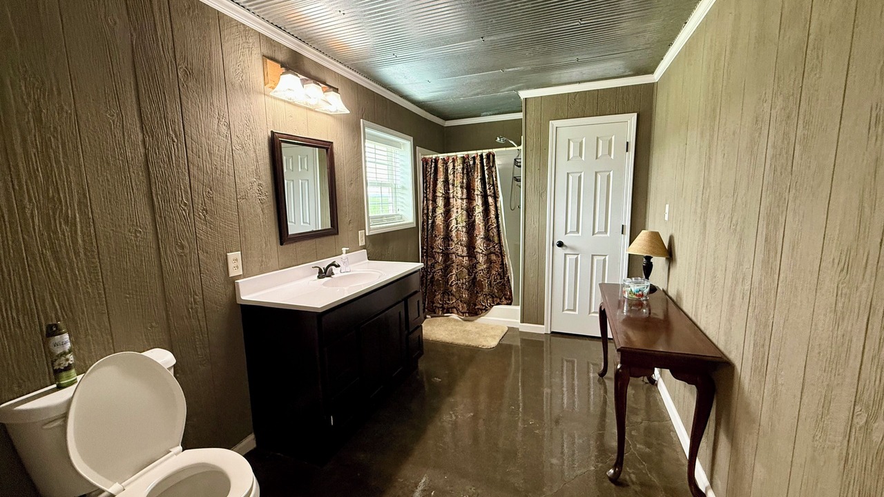 Photo of Bathroom in Hornbeak