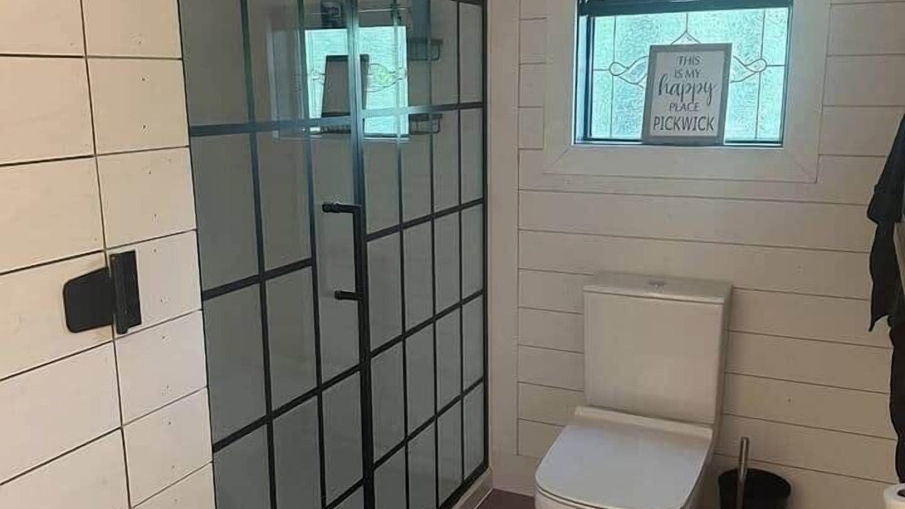 Photo of Bathroom in Counce