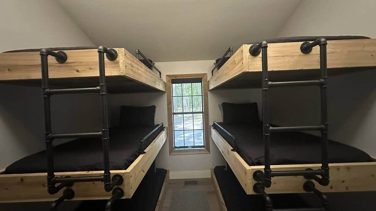 Photo of Bedroom in Counce