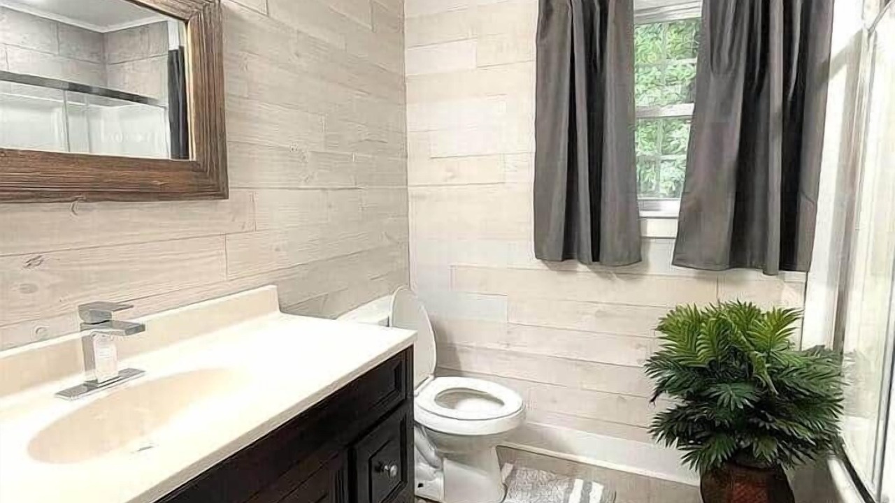 Photo of Bathroom in Pickwick Dam