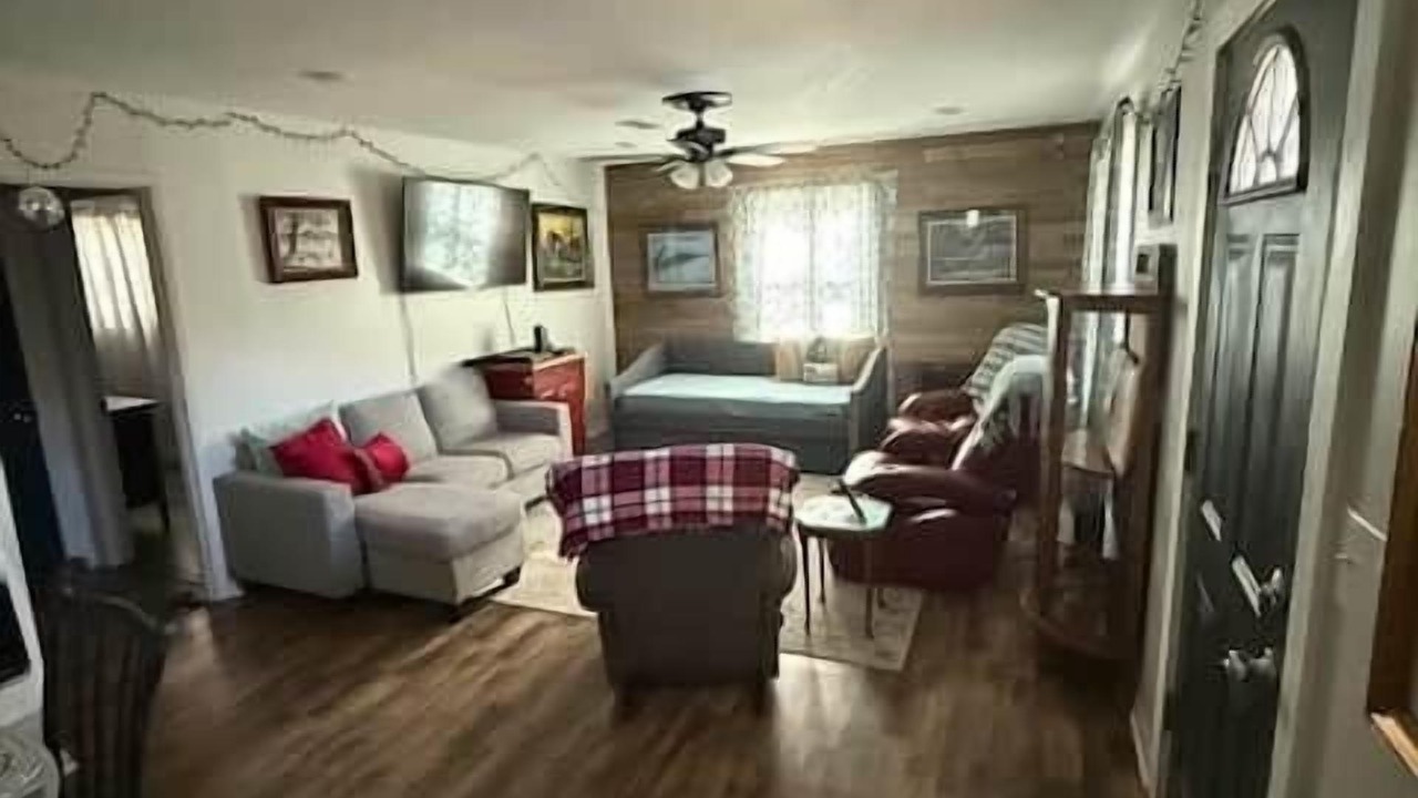 Photo of Livingroom in Pickwick Dam