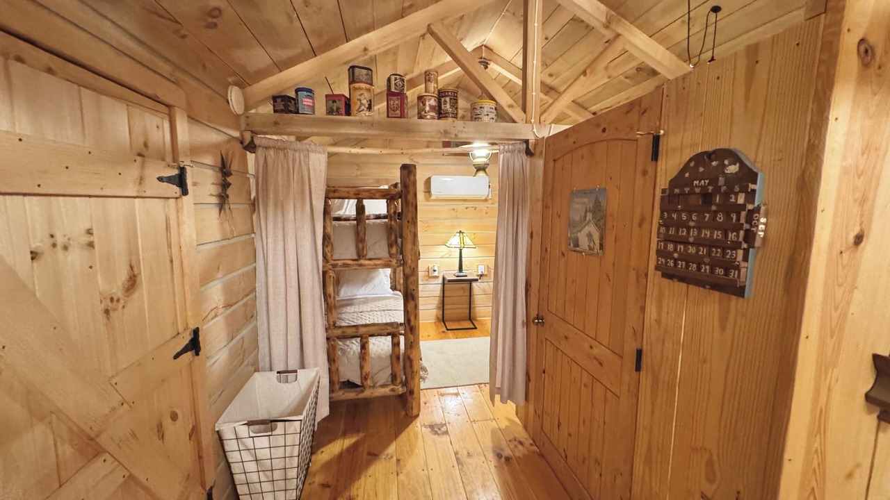 Photo of Bedroom in Murphysboro