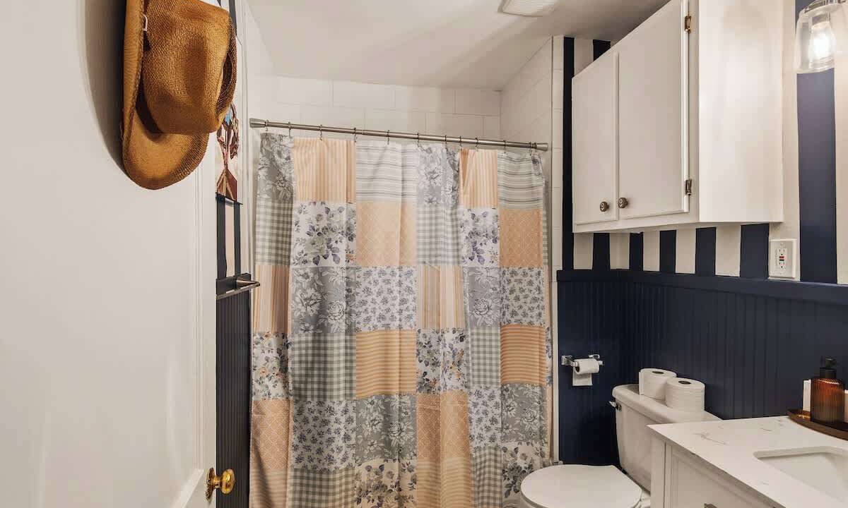 Photo of Bathroom in University District