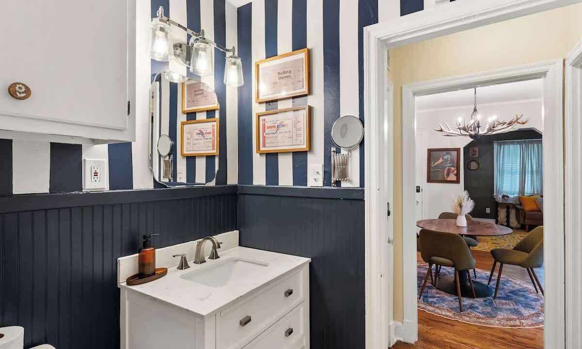 Photo of Bathroom in University District