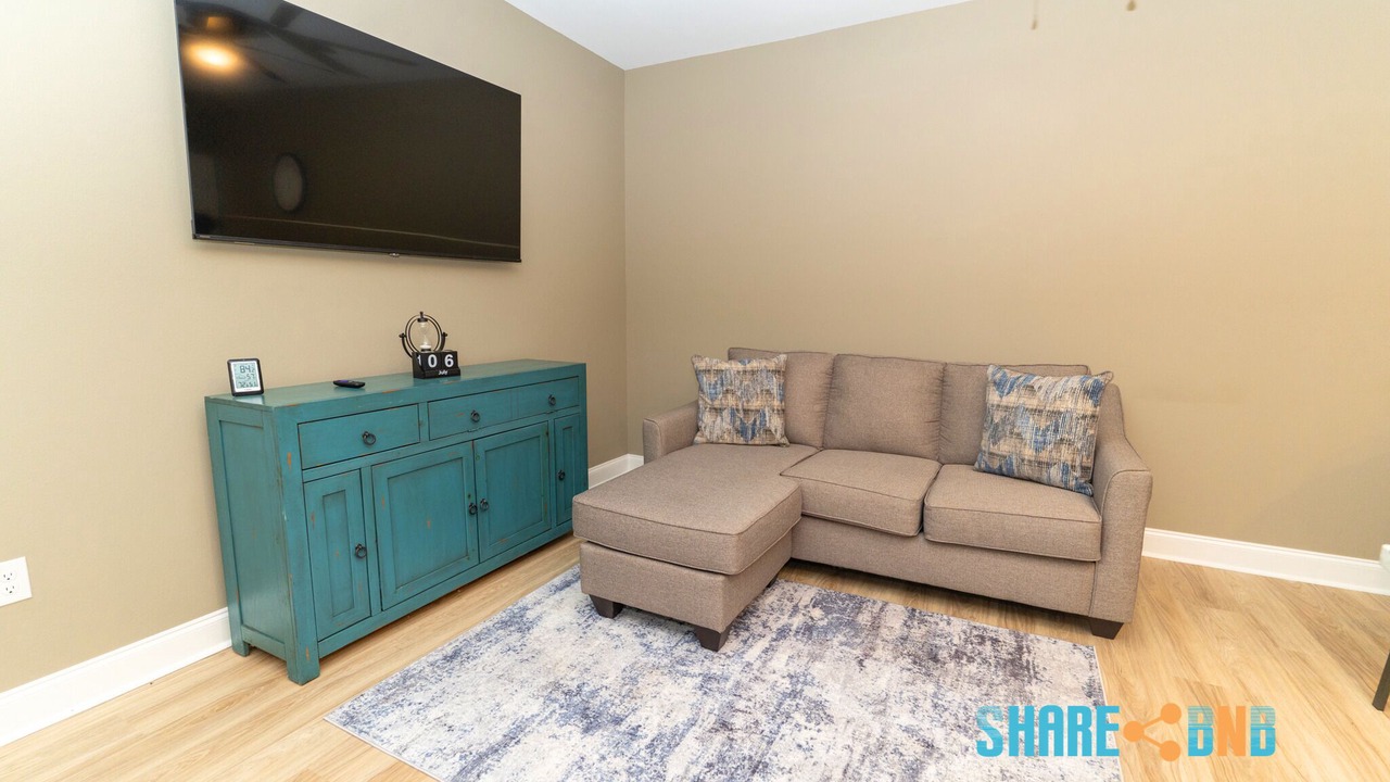 Photo of Livingroom in Jacksonville