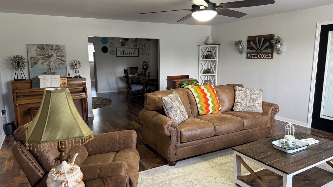 Photo of Livingroom in Woodbine