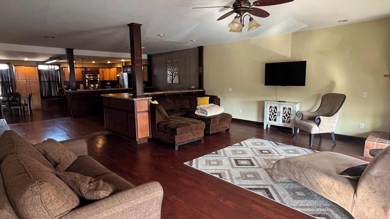 Photo of Livingroom in Newton