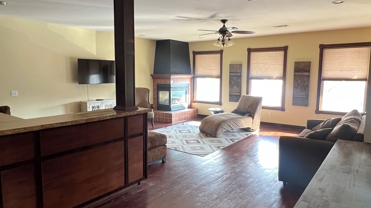 Photo of Livingroom in Newton