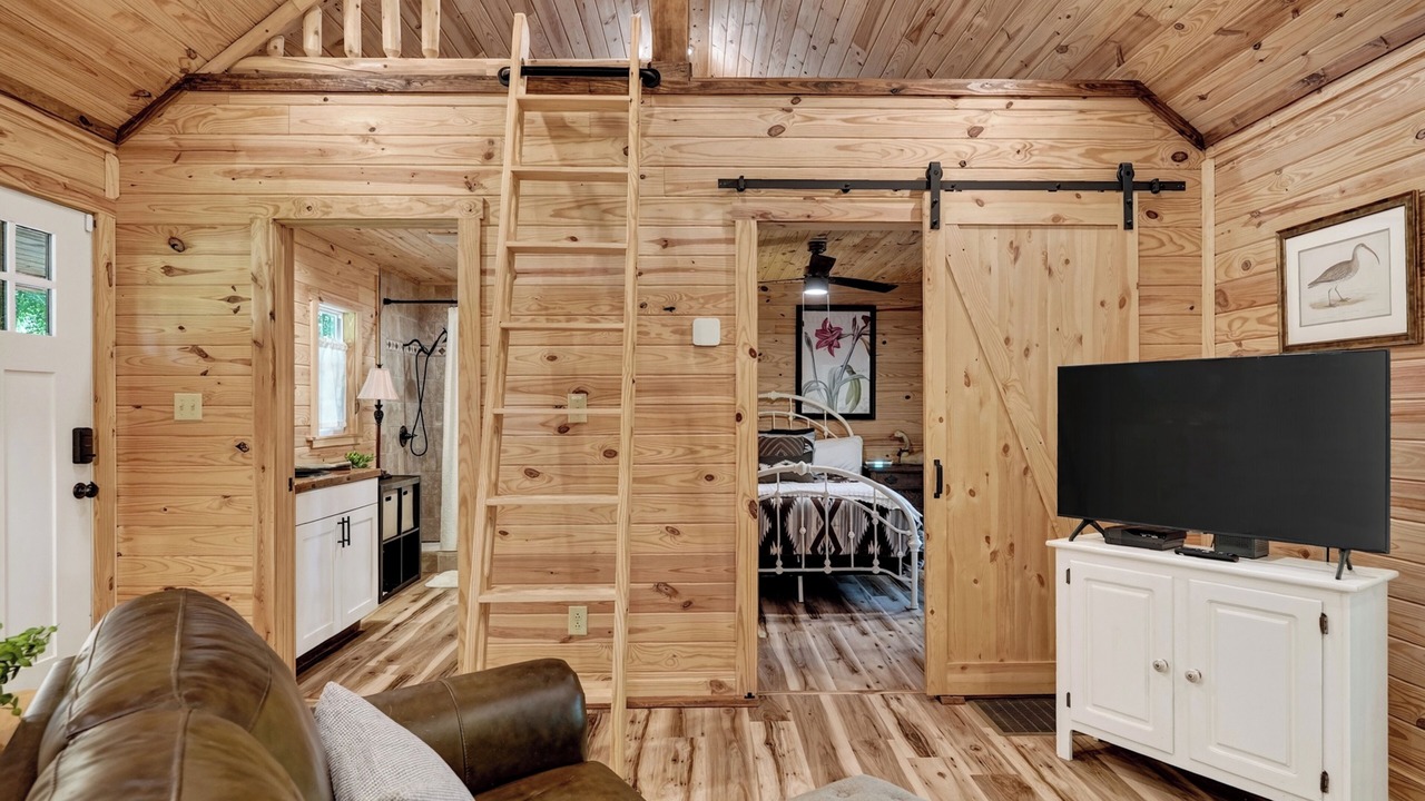 Photo of Bedroom in Smithville