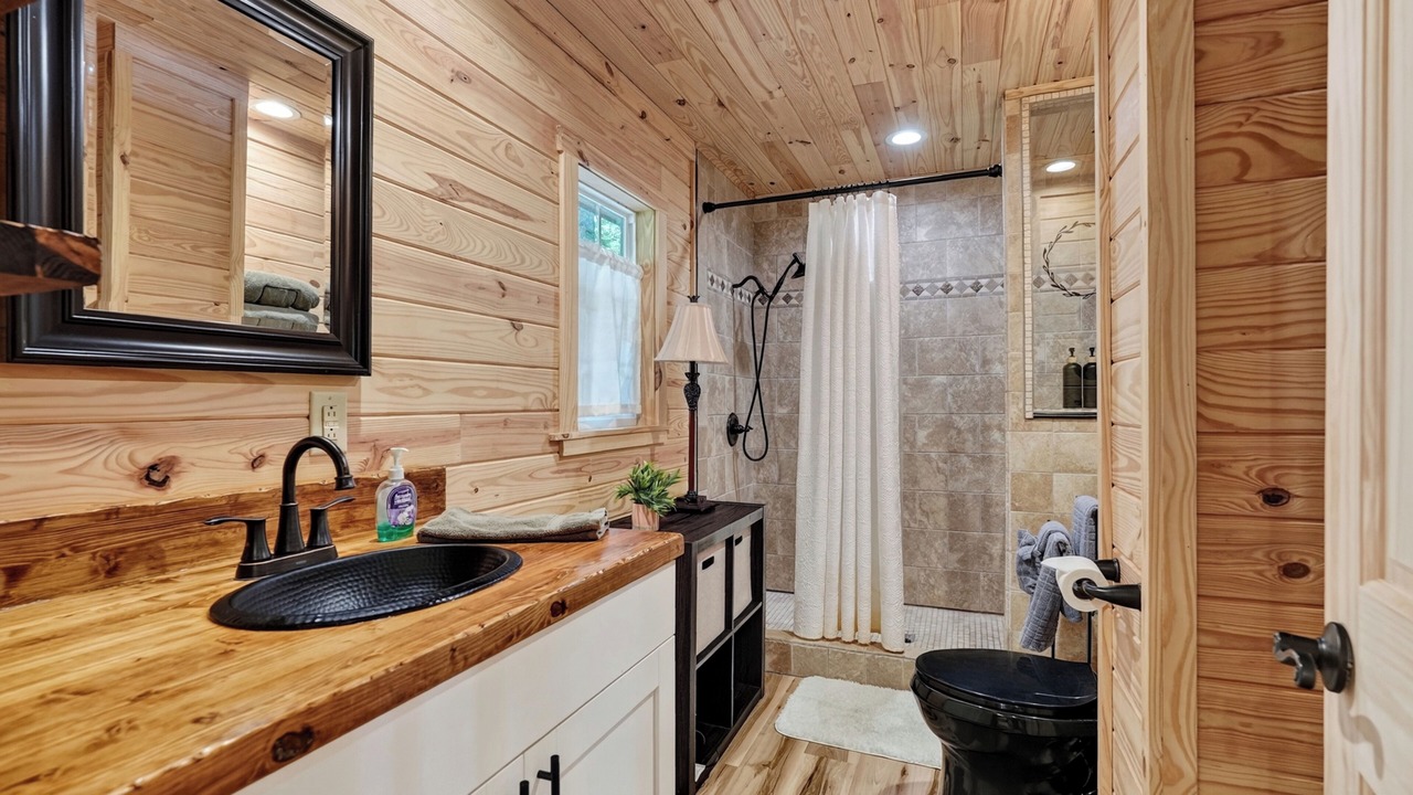 Photo of Bathroom in Smithville