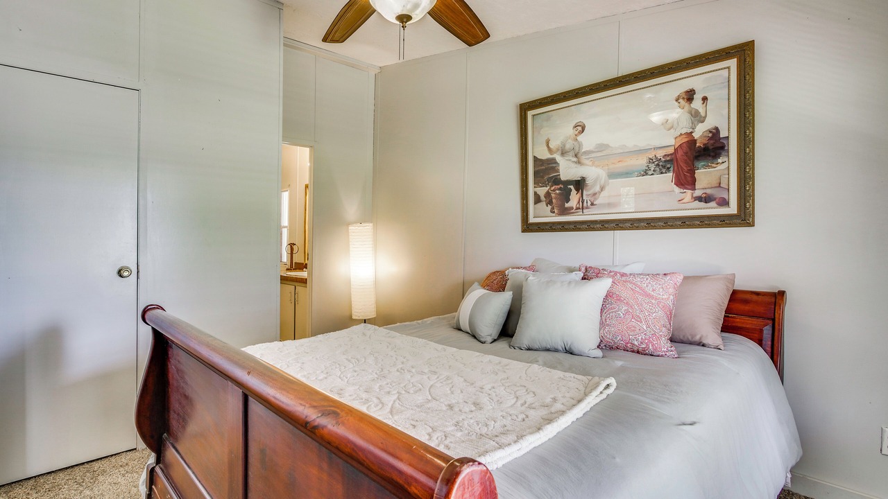 Photo of Bedroom in Burnsville
