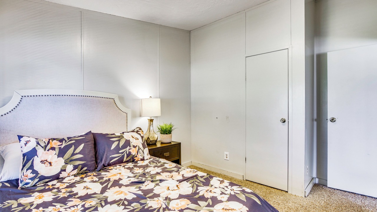 Photo of Bedroom in Burnsville