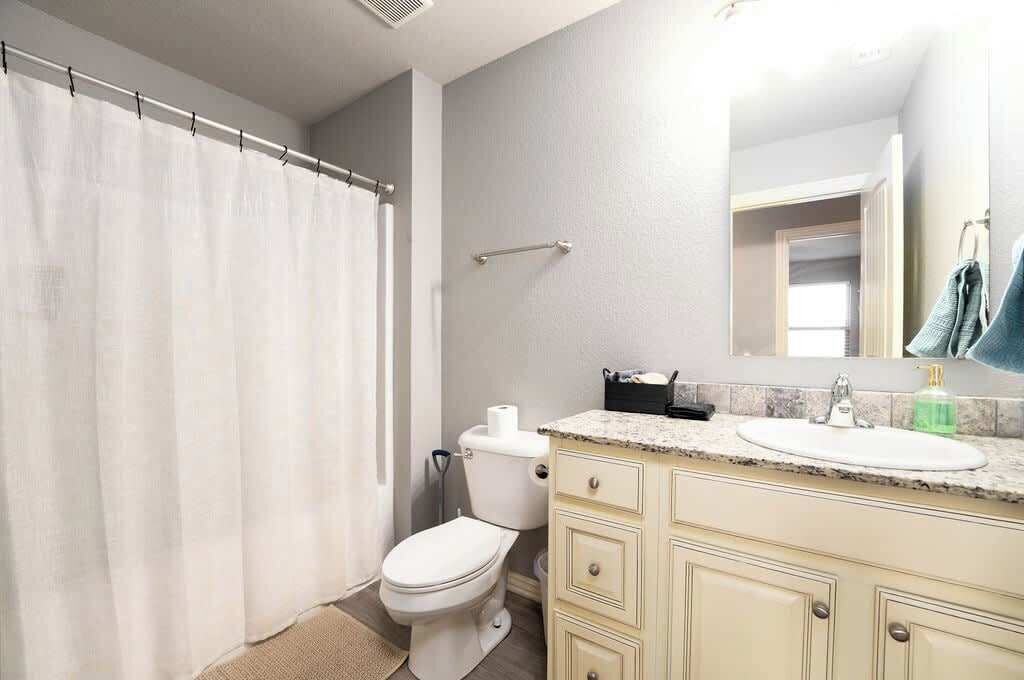 Photo of Bathroom in Barling