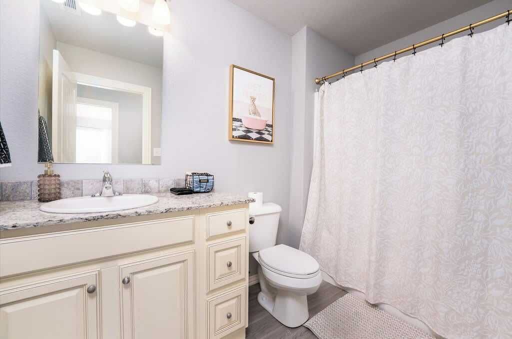 Photo of Bathroom in Barling