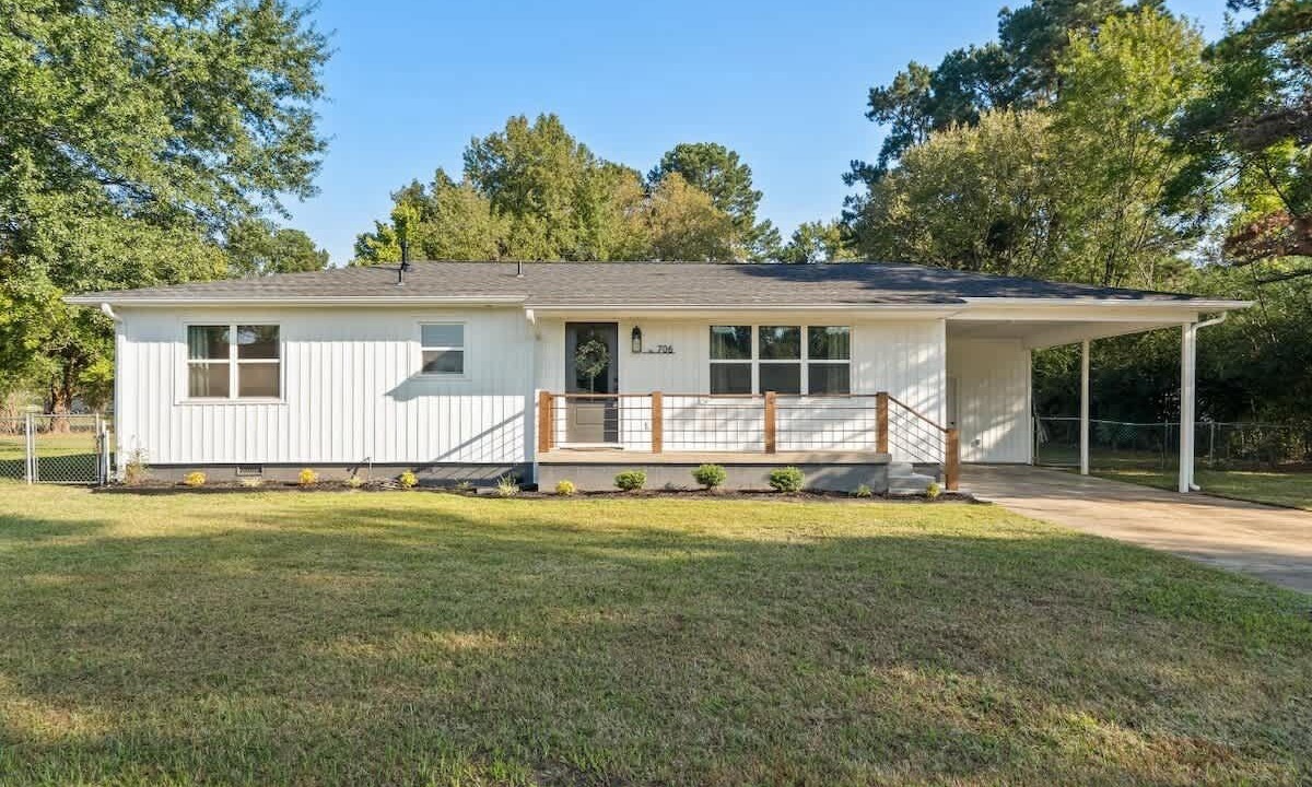 Photo of Outdoor in Greenwood