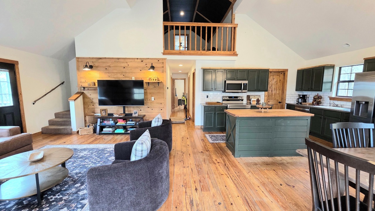 Photo of Livingroom in Mountainburg