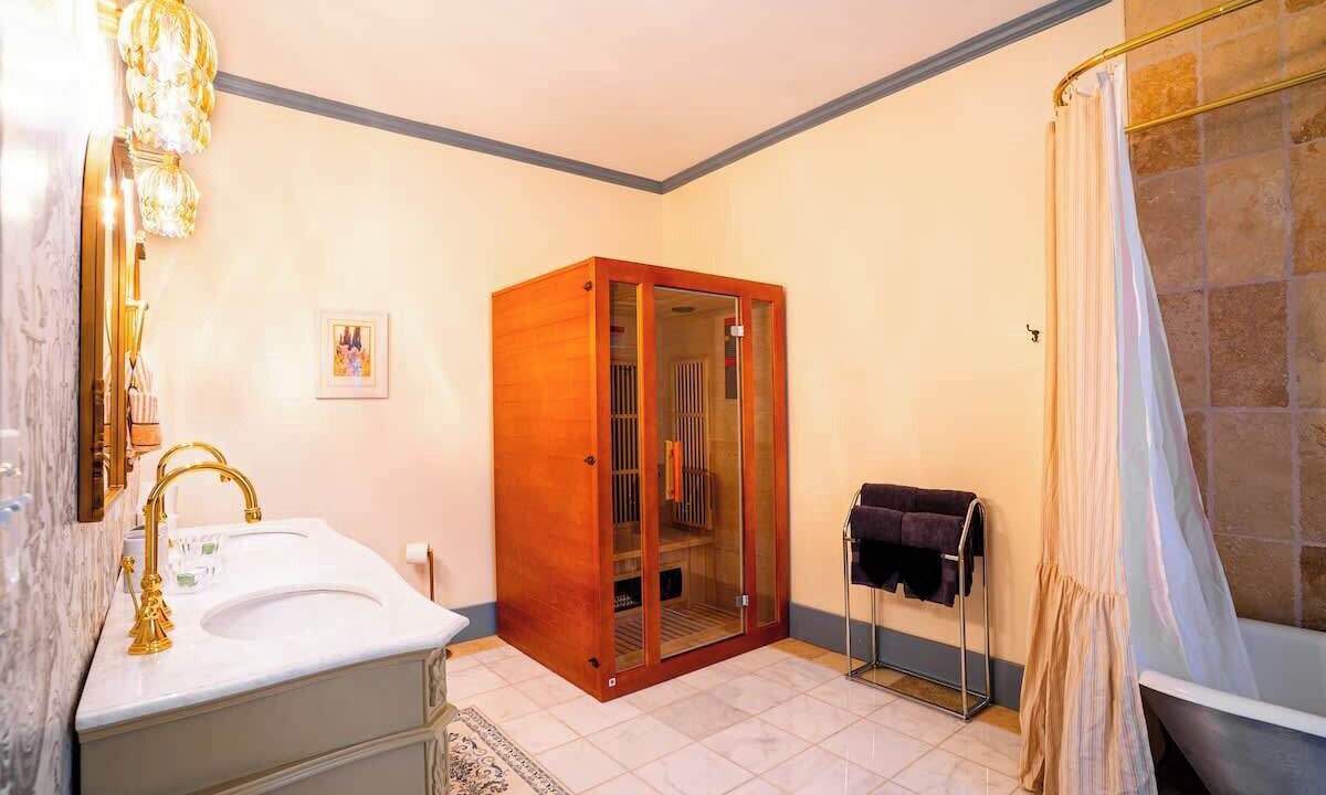 Photo of Bathroom in Maryville
