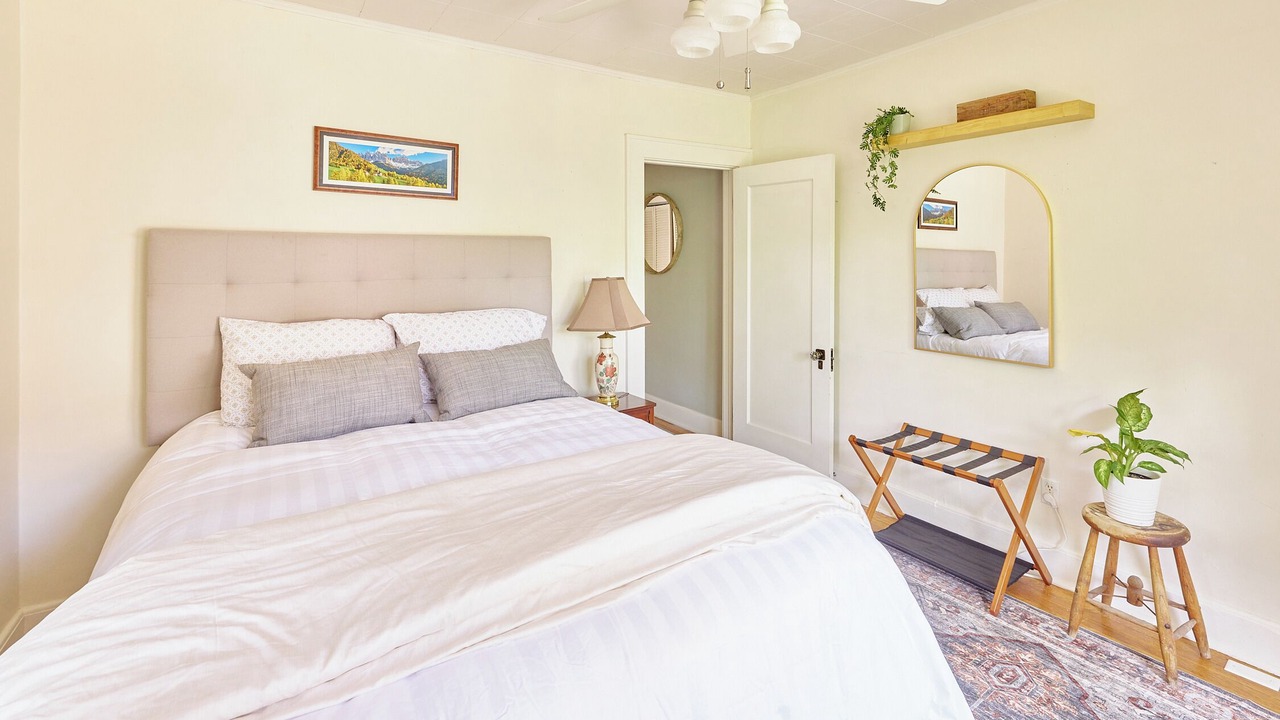 Photo of Bedroom in South Kansas City