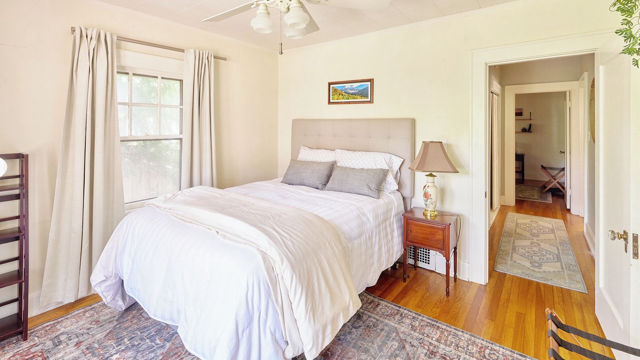 Photo of Bedroom in South Kansas City
