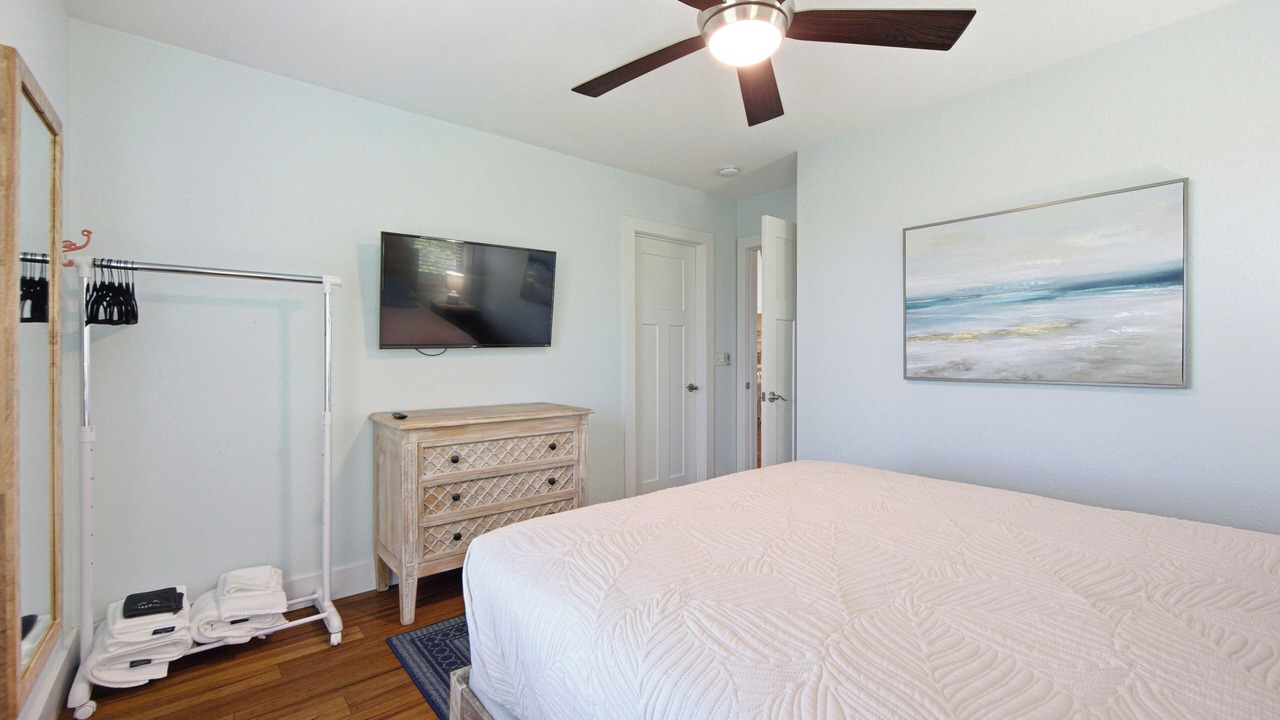 Photo of Bedroom in Wind Over Waves
