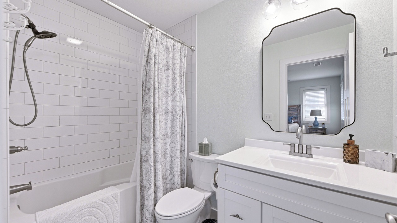 Photo of Bathroom in Wind Over Waves