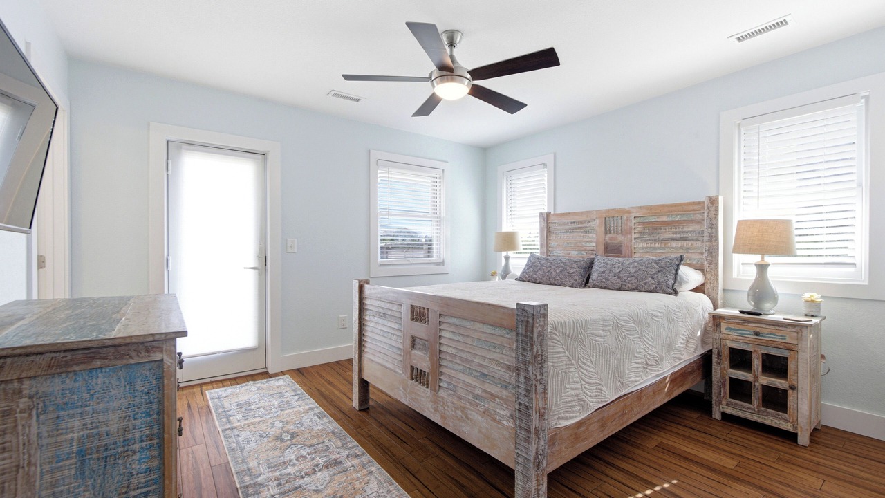 Photo of Bedroom in Wind Over Waves