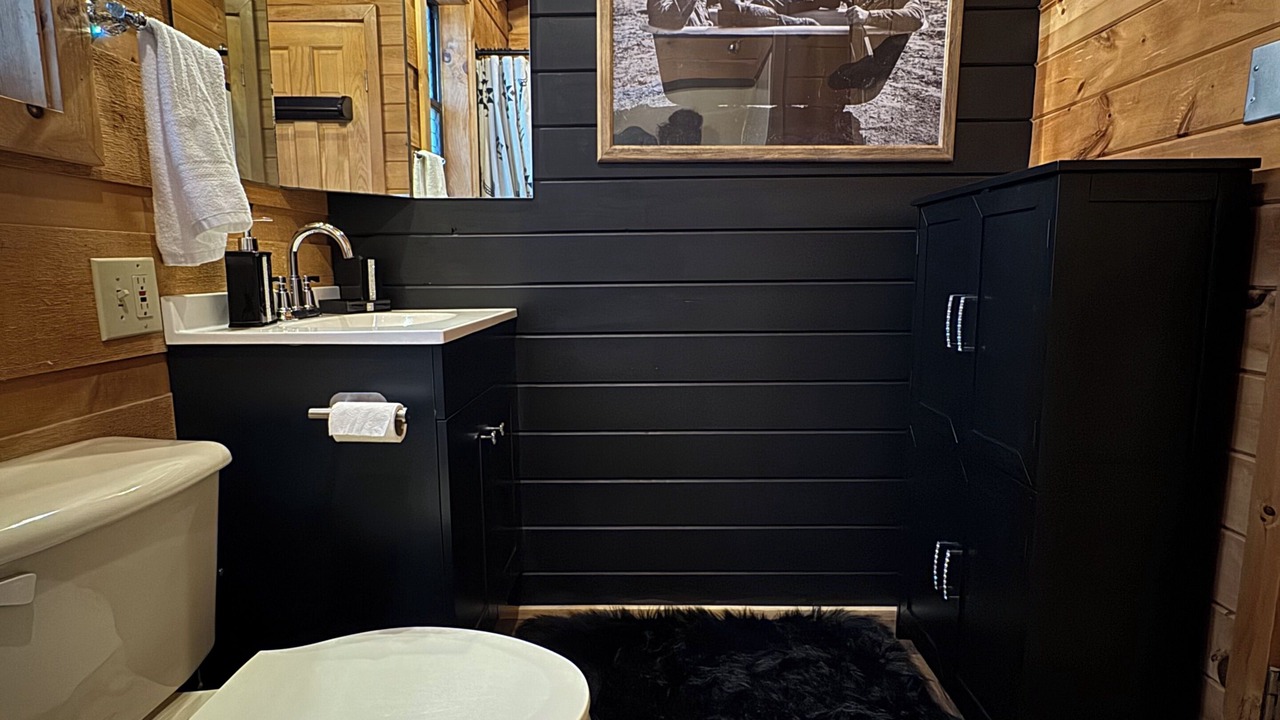 Photo of Bathroom in Texanna