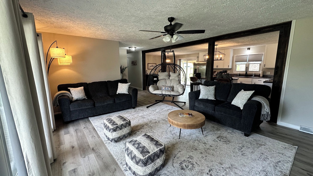 Photo of Livingroom in Springville