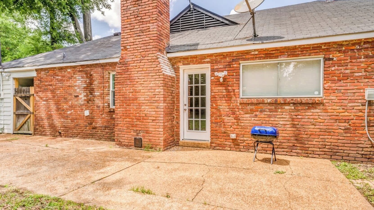 Photo of Outdoor in Parkway Village