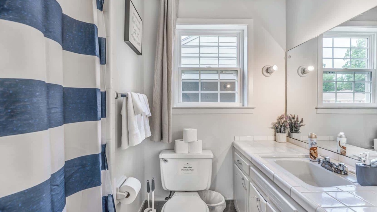 Photo of Bathroom in Parkway Village