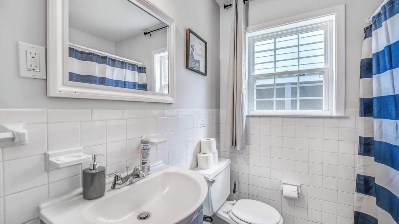 Photo of Bathroom in Parkway Village