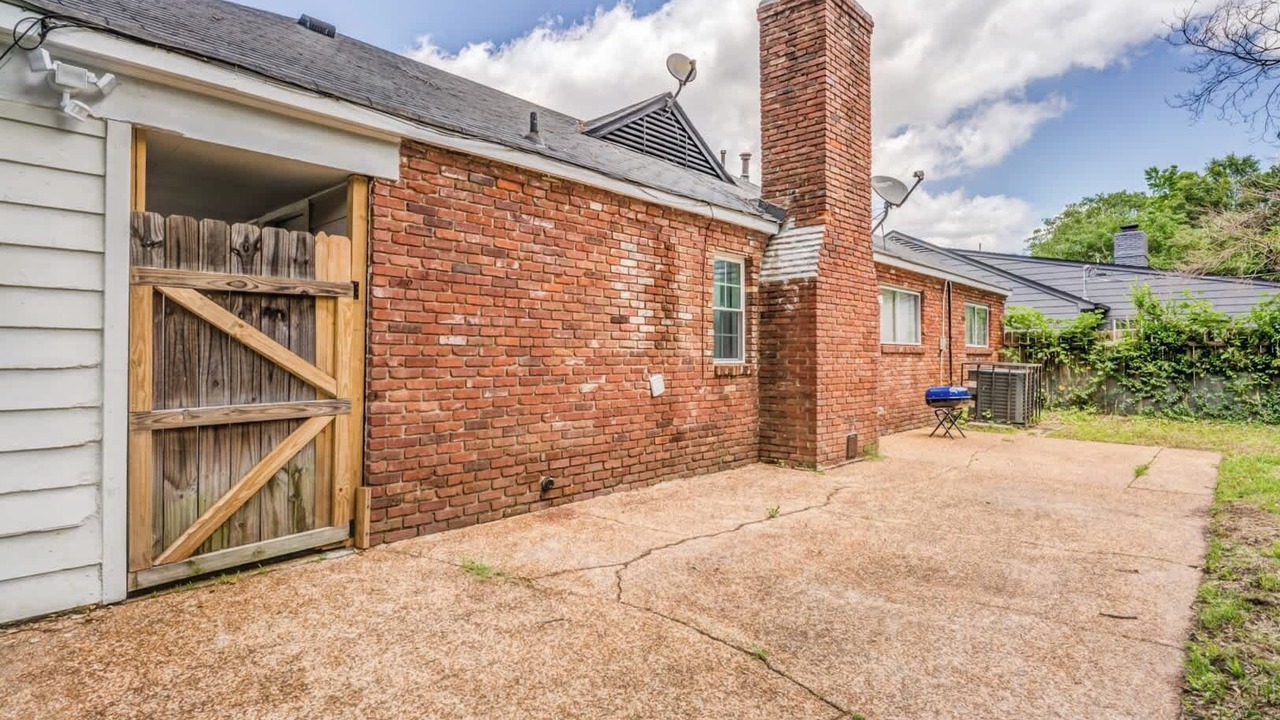 Photo of Outdoor in Parkway Village
