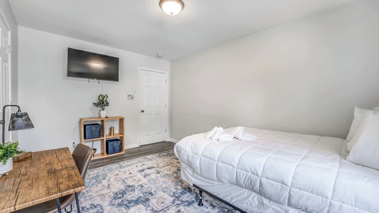 Photo of Bedroom in Parkway Village