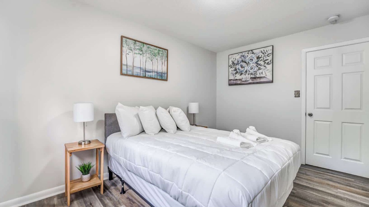Photo of Bedroom in Parkway Village