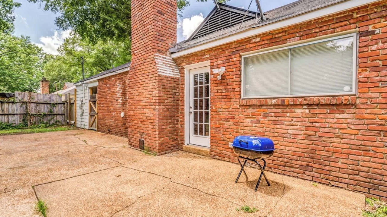 Photo of Outdoor in Parkway Village