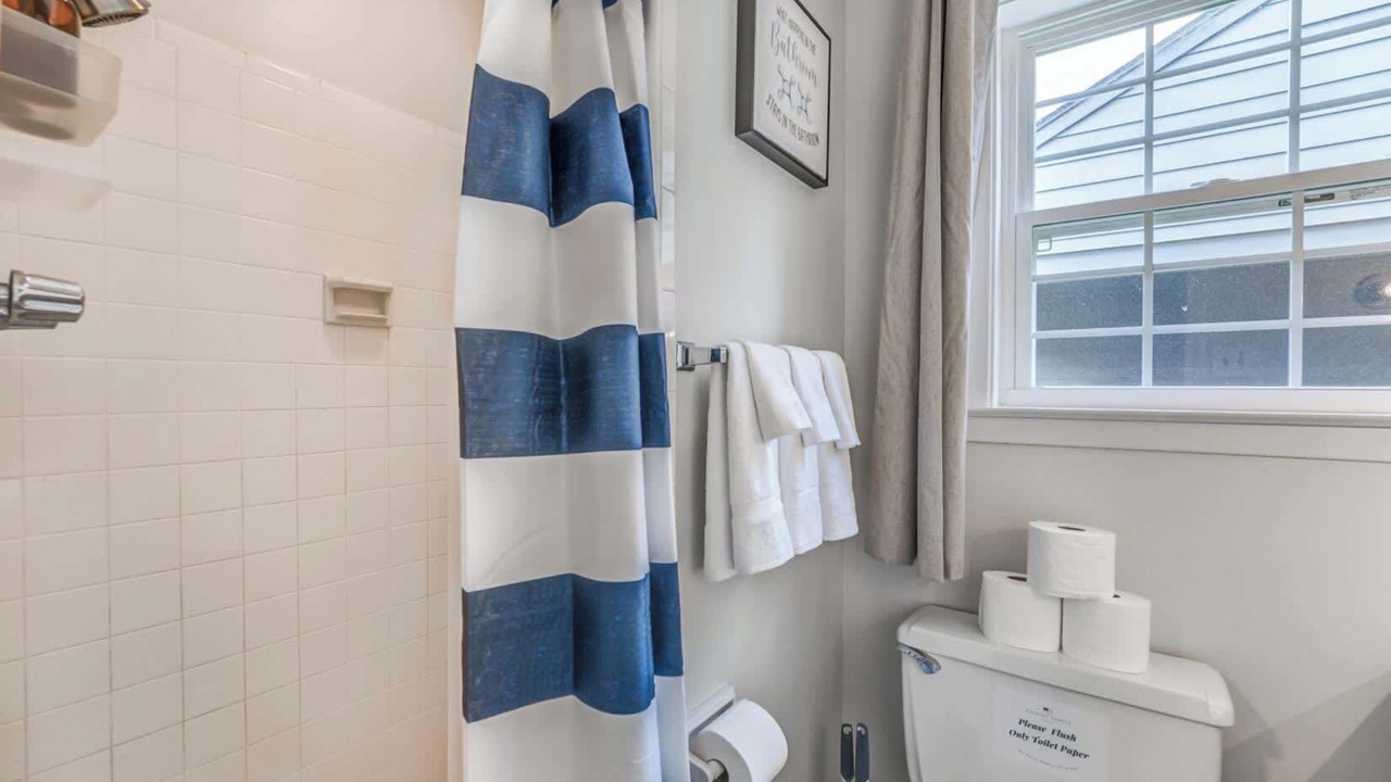 Photo of Bathroom in Parkway Village