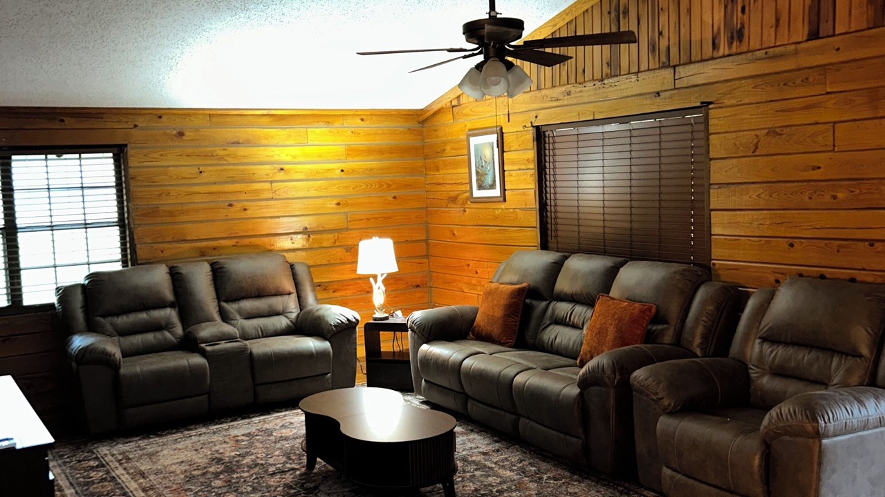 Photo of Livingroom in De Valls Bluff