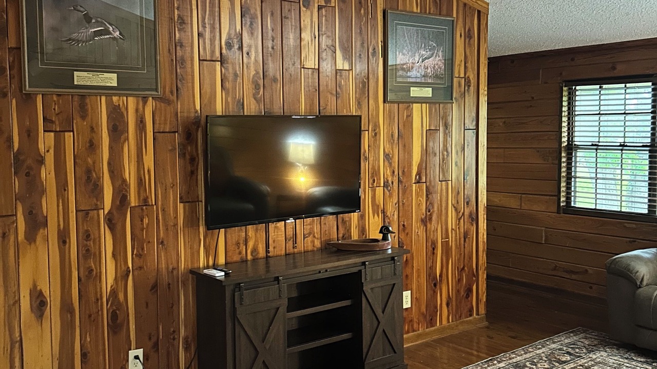 Photo of Livingroom in De Valls Bluff