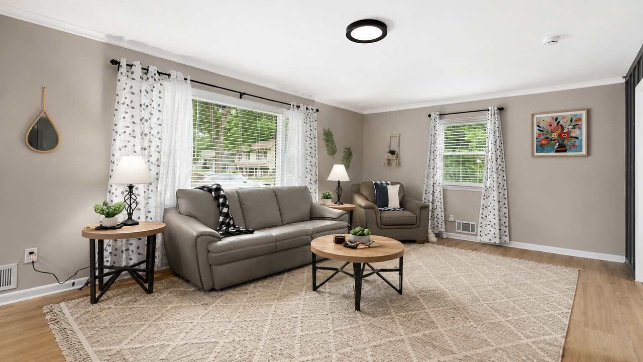 Photo of Livingroom in Shawnee