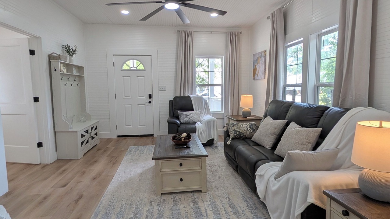 Photo of Livingroom in Tupelo