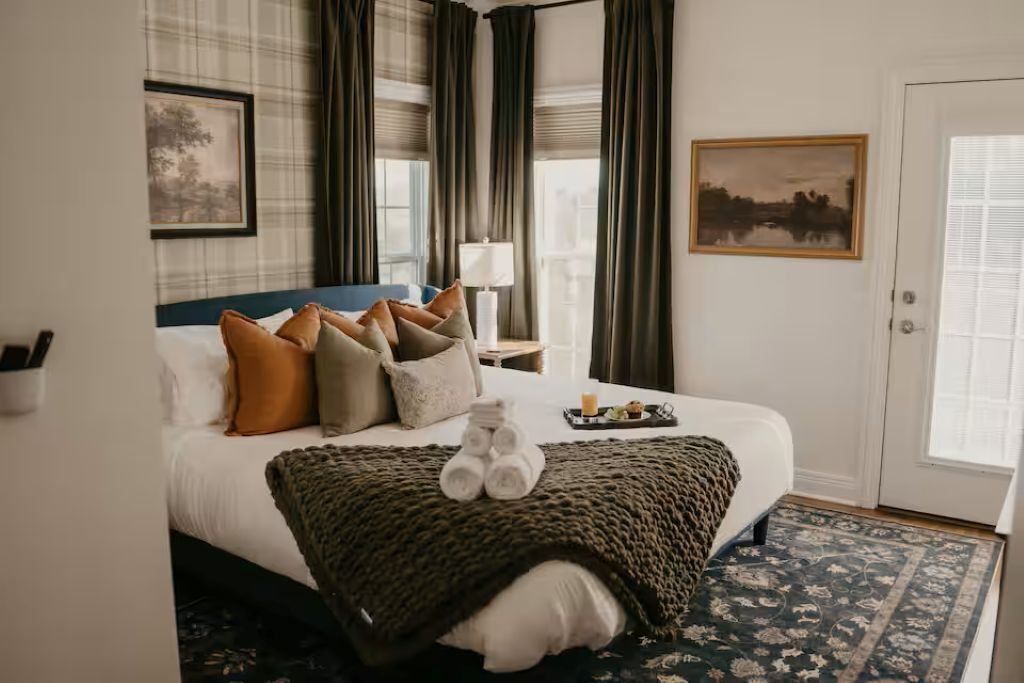 Photo of Bedroom in Chaplin