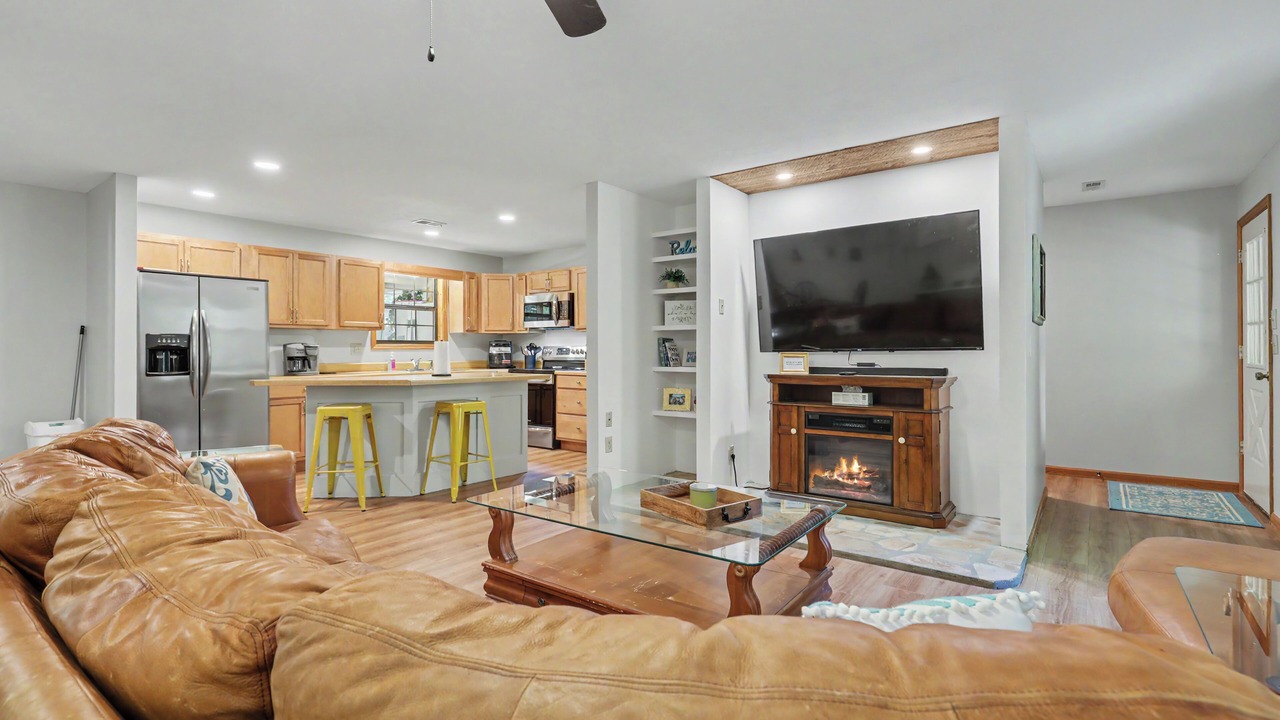Photo of Livingroom in Hiawassee