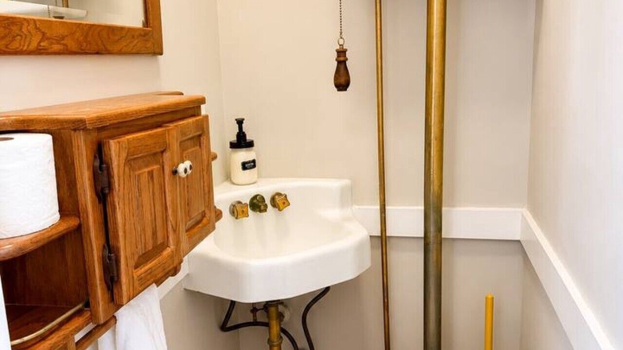 Photo of Bathroom in Cherry Street