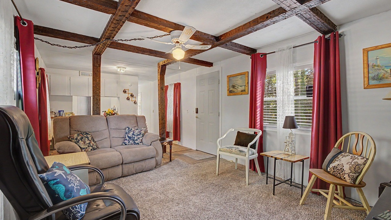 Photo of Livingroom in Maple Hill