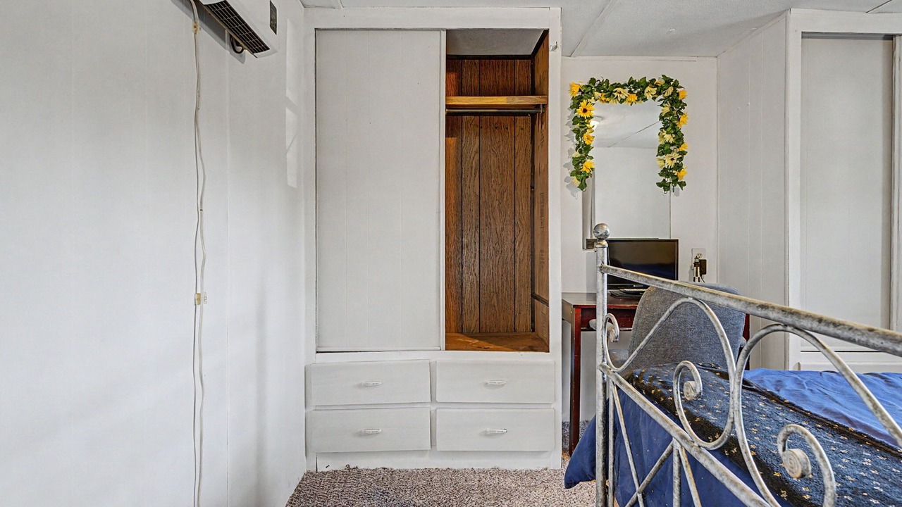 Photo of Bedroom in Maple Hill