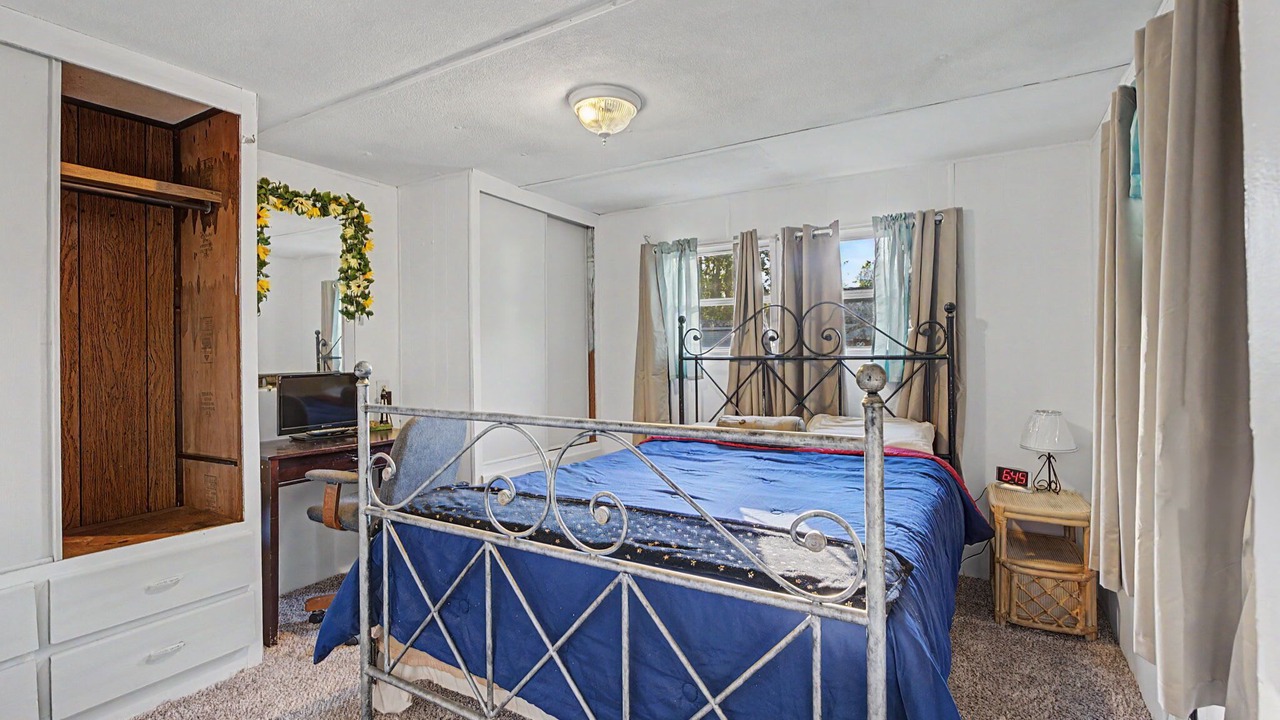 Photo of Bedroom in Maple Hill