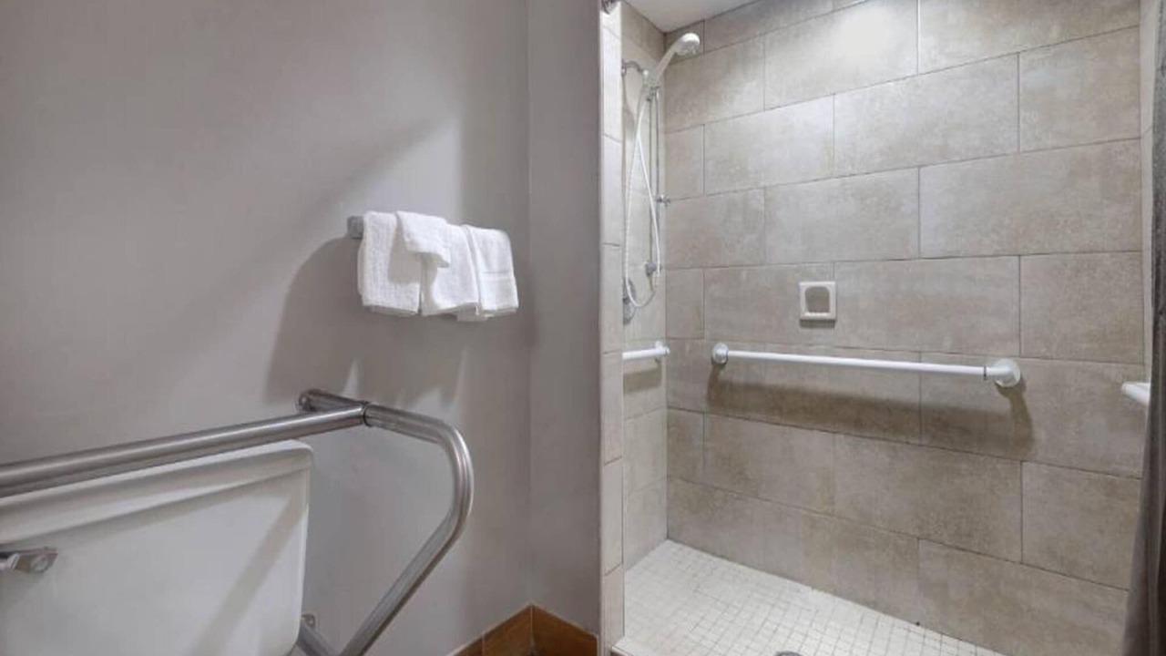Photo of Bathroom in Shepherdsville