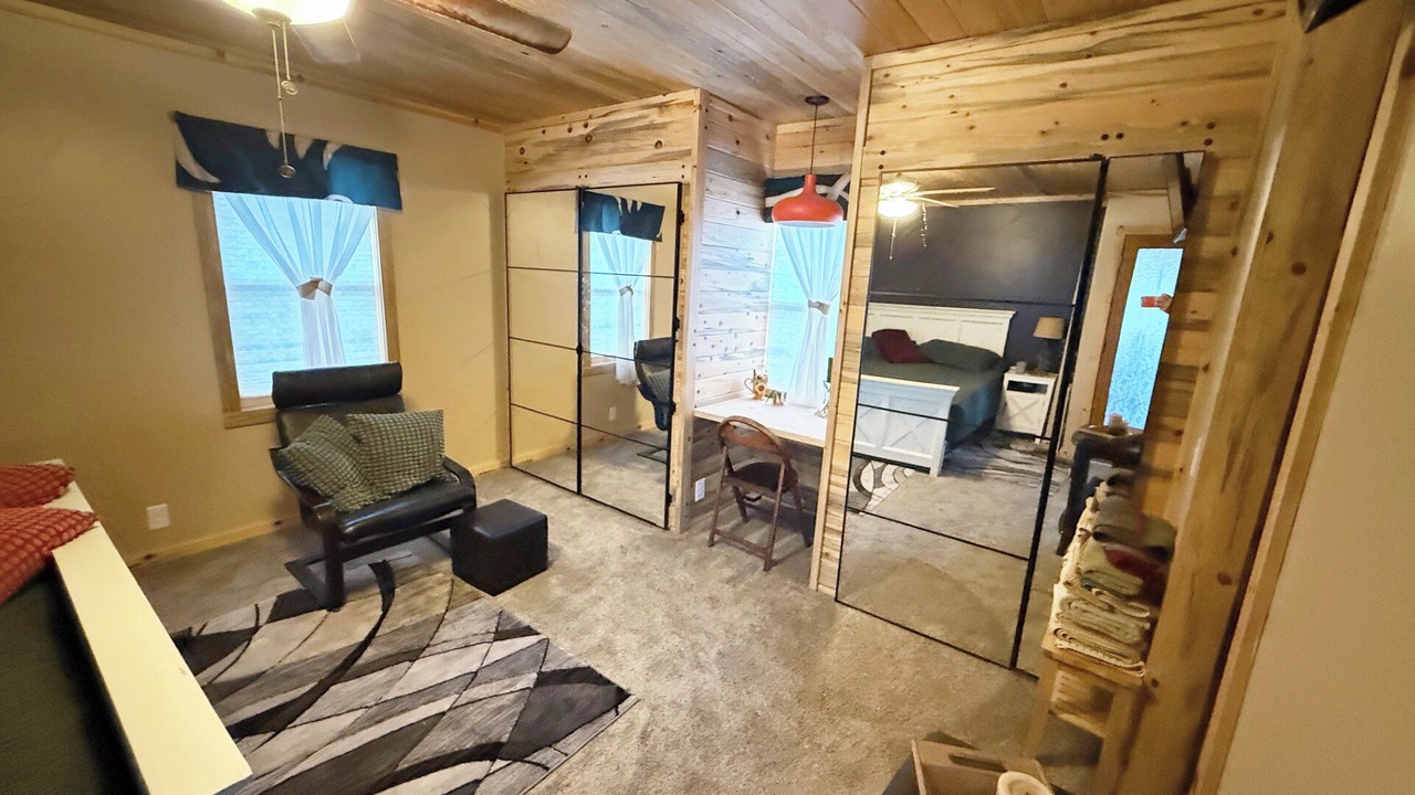 Photo of Bedroom in Lincoln County