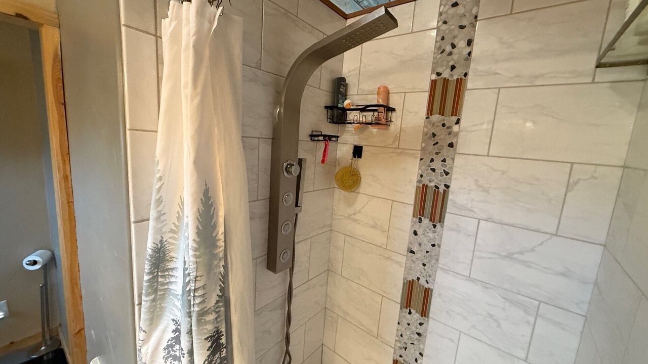 Photo of Bathroom in Lincoln County