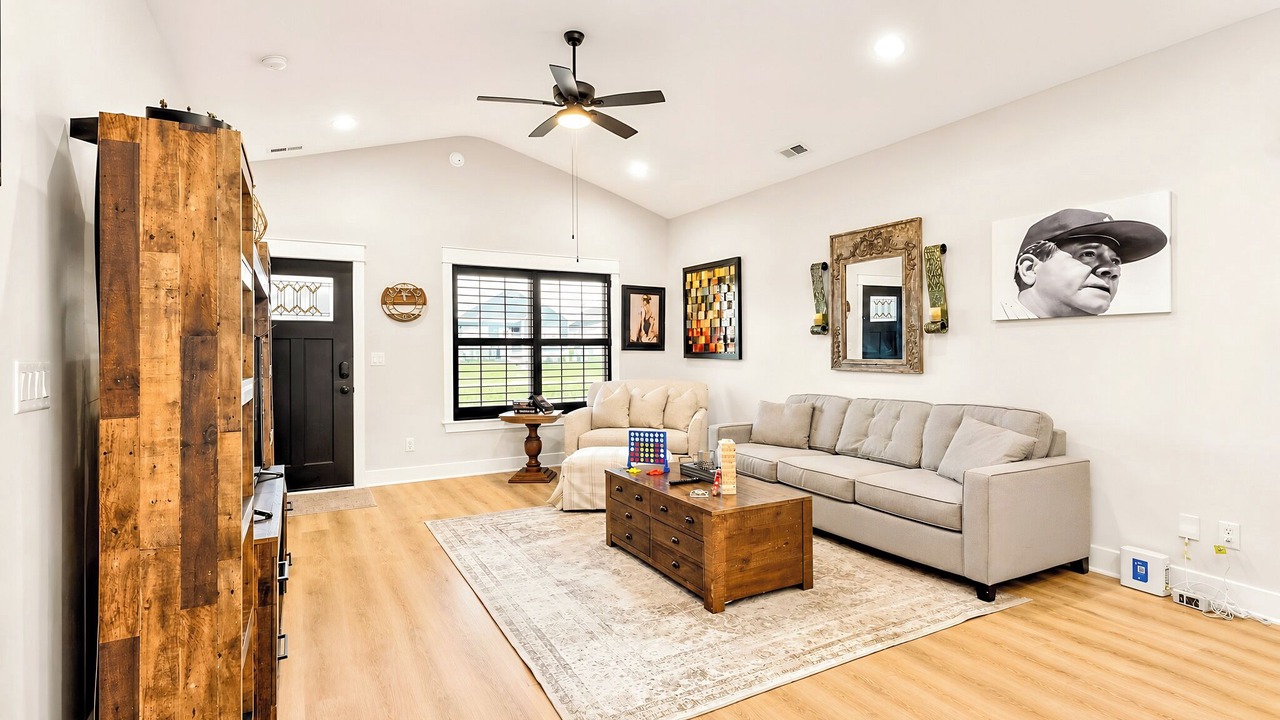 Photo of Livingroom in Jeffersonville